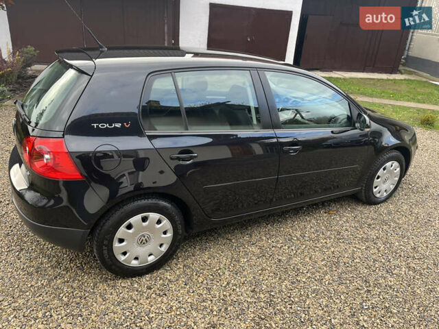 Черный Фольксваген Гольф, объемом двигателя 1.6 л и пробегом 253 тыс. км за 6250 $, фото 28 на Automoto.ua