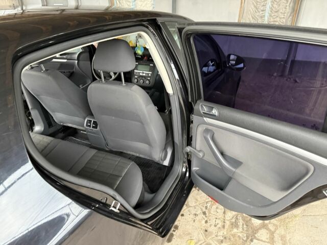 Фольксваген Гольф 2007 у Шостке на Automoto.ua Чорний Фольксваген Гольф, об'ємом двигуна 1.4 л та пробігом 220 тис. км за 5200 $, фото 6 на Automoto.ua