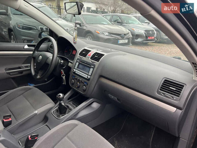 Чорний Фольксваген Гольф, об'ємом двигуна 1.6 л та пробігом 224 тис. км за 6550 $, фото 14 на Automoto.ua