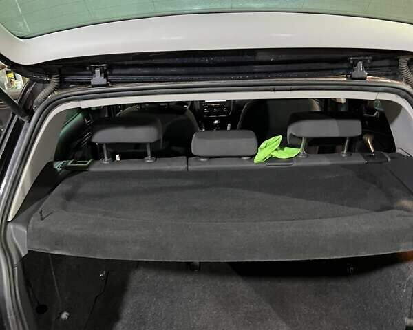 Чорний Фольксваген Гольф, об'ємом двигуна 1.4 л та пробігом 205 тис. км за 2900 $, фото 10 на Automoto.ua