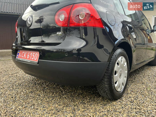 Черный Фольксваген Гольф, объемом двигателя 1.6 л и пробегом 253 тыс. км за 6250 $, фото 41 на Automoto.ua