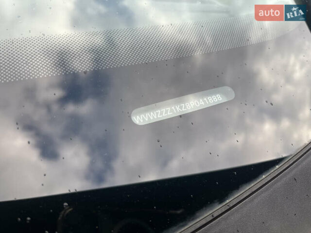 Черный Фольксваген Гольф, объемом двигателя 1.6 л и пробегом 253 тыс. км за 6250 $, фото 96 на Automoto.ua