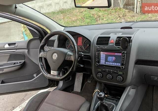 Черный Фольксваген Гольф, объемом двигателя 1.4 л и пробегом 230 тыс. км за 6500 $, фото 15 на Automoto.ua