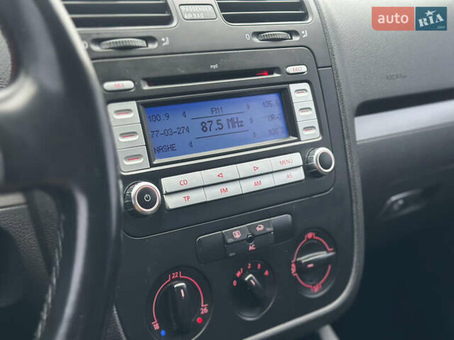 Чорний Фольксваген Гольф, об'ємом двигуна 1.6 л та пробігом 251 тис. км за 6299 $, фото 23 на Automoto.ua