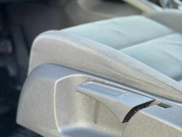 Черный Фольксваген Гольф, объемом двигателя 1.6 л и пробегом 260 тыс. км за 6100 $, фото 11 на Automoto.ua