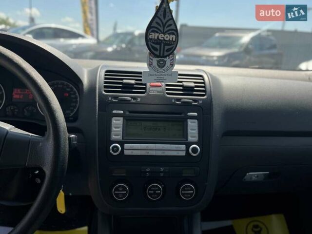 Чорний Фольксваген Гольф, об'ємом двигуна 1.6 л та пробігом 188 тис. км за 5500 $, фото 17 на Automoto.ua