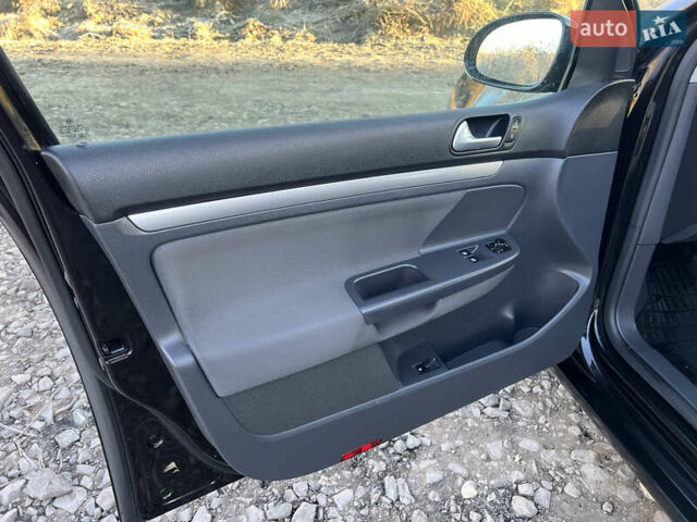 Чорний Фольксваген Гольф, об'ємом двигуна 1.4 л та пробігом 182 тис. км за 5850 $, фото 17 на Automoto.ua