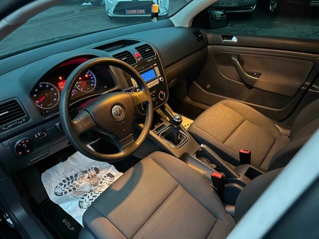 Черный Фольксваген Гольф, объемом двигателя 1.4 л и пробегом 163 тыс. км за 5990 $, фото 15 на Automoto.ua