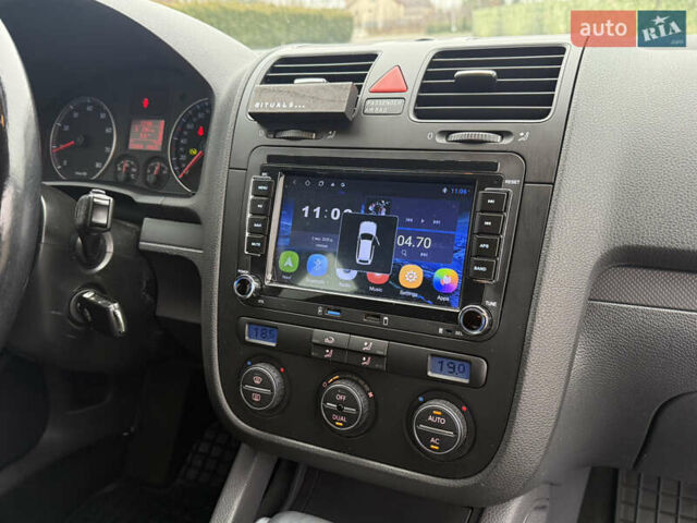 Черный Фольксваген Гольф, объемом двигателя 1.6 л и пробегом 173 тыс. км за 7000 $, фото 34 на Automoto.ua