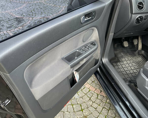 Чорний Фольксваген Гольф, об'ємом двигуна 1.9 л та пробігом 222 тис. км за 6000 $, фото 16 на Automoto.ua