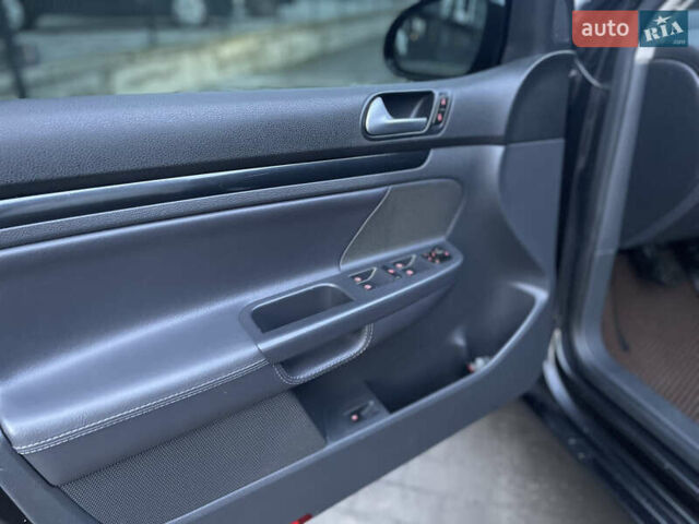 Черный Фольксваген Гольф, объемом двигателя 1.39 л и пробегом 183 тыс. км за 5450 $, фото 8 на Automoto.ua