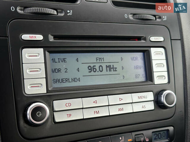 Черный Фольксваген Гольф, объемом двигателя 1.4 л и пробегом 191 тыс. км за 5500 $, фото 13 на Automoto.ua