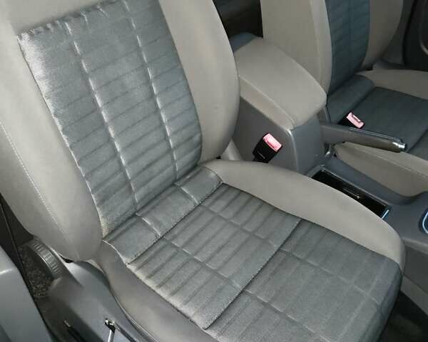 Чорний Фольксваген Гольф, об'ємом двигуна 1.6 л та пробігом 202 тис. км за 6650 $, фото 12 на Automoto.ua