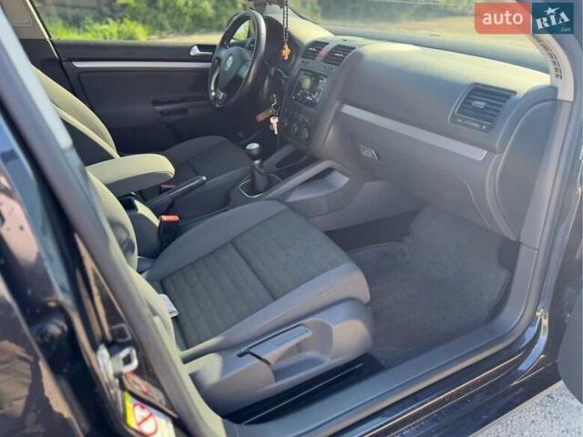 Черный Фольксваген Гольф, объемом двигателя 1.6 л и пробегом 191 тыс. км за 7900 $, фото 13 на Automoto.ua