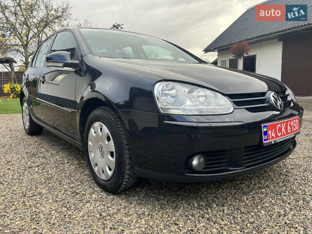 Черный Фольксваген Гольф, объемом двигателя 1.6 л и пробегом 253 тыс. км за 6250 $, фото 6 на Automoto.ua
