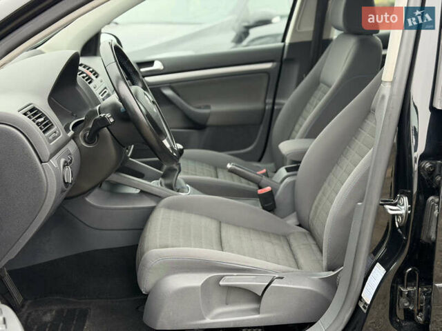 Черный Фольксваген Гольф, объемом двигателя 1.4 л и пробегом 189 тыс. км за 5650 $, фото 11 на Automoto.ua