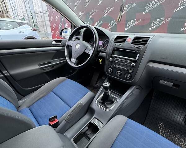 Черный Фольксваген Гольф, объемом двигателя 1.4 л и пробегом 252 тыс. км за 6200 $, фото 19 на Automoto.ua