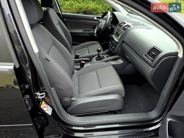 Чорний Фольксваген Гольф, об'ємом двигуна 1.6 л та пробігом 230 тис. км за 6450 $, фото 62 на Automoto.ua