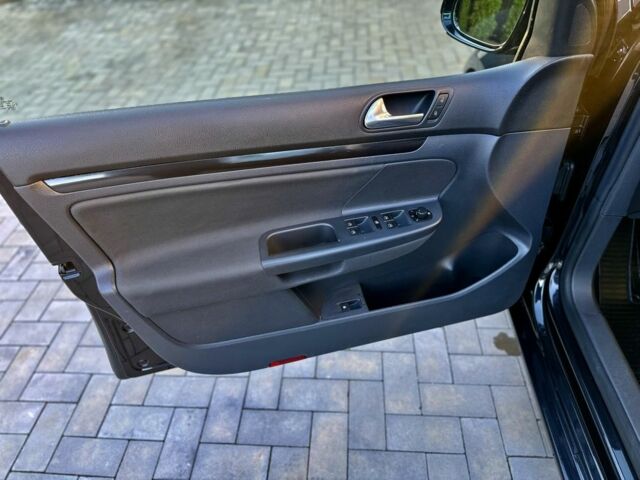 Чорний Фольксваген Гольф, об'ємом двигуна 1.4 л та пробігом 172 тис. км за 7400 $, фото 19 на Automoto.ua