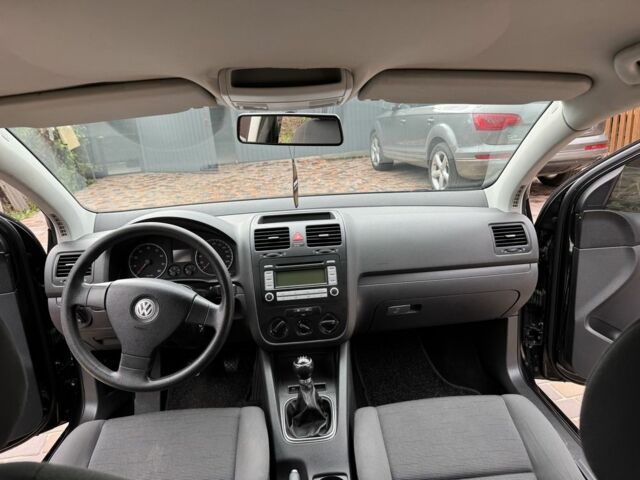 Черный Фольксваген Гольф, объемом двигателя 1.4 л и пробегом 246 тыс. км за 5600 $, фото 8 на Automoto.ua