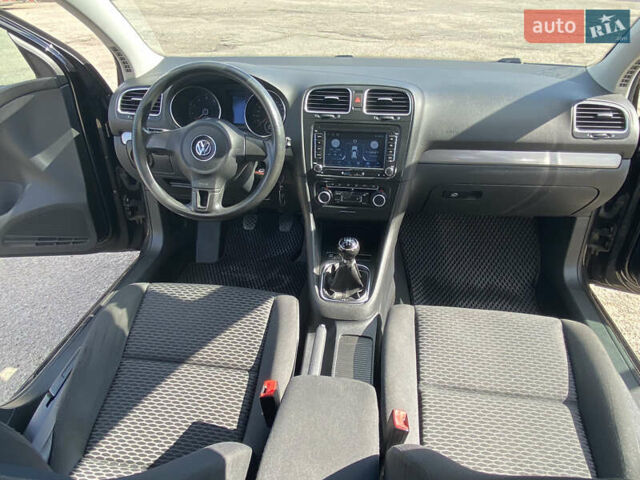 Черный Фольксваген Гольф, объемом двигателя 1.6 л и пробегом 254 тыс. км за 7500 $, фото 16 на Automoto.ua