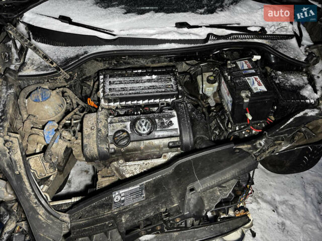 Черный Фольксваген Гольф, объемом двигателя 1.4 л и пробегом 236 тыс. км за 3000 $, фото 4 на Automoto.ua