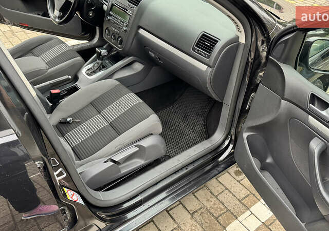 Черный Фольксваген Гольф, объемом двигателя 1.39 л и пробегом 242 тыс. км за 6999 $, фото 14 на Automoto.ua