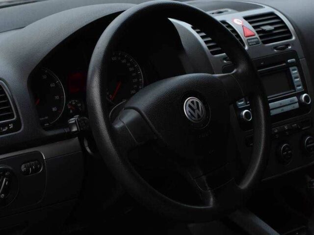 Черный Фольксваген Гольф, объемом двигателя 1.6 л и пробегом 223 тыс. км за 6999 $, фото 8 на Automoto.ua