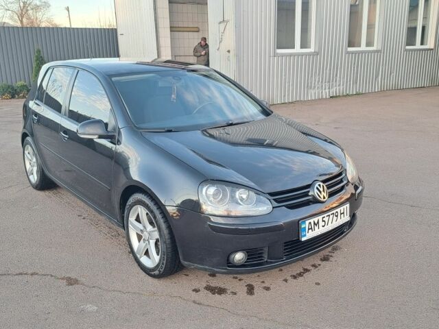 Черный Фольксваген Гольф, объемом двигателя 2 л и пробегом 287 тыс. км за 5799 $, фото 5 на Automoto.ua