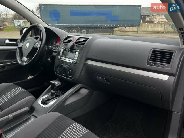 Черный Фольксваген Гольф, объемом двигателя 1.4 л и пробегом 231 тыс. км за 6799 $, фото 24 на Automoto.ua