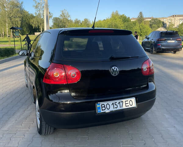Черный Фольксваген Гольф, объемом двигателя 1.6 л и пробегом 340 тыс. км за 4999 $, фото 5 на Automoto.ua