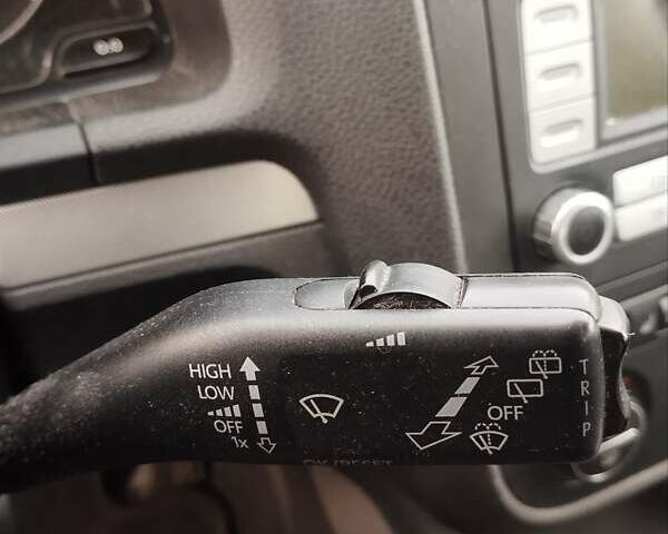 Черный Фольксваген Гольф, объемом двигателя 1.6 л и пробегом 242 тыс. км за 5850 $, фото 17 на Automoto.ua