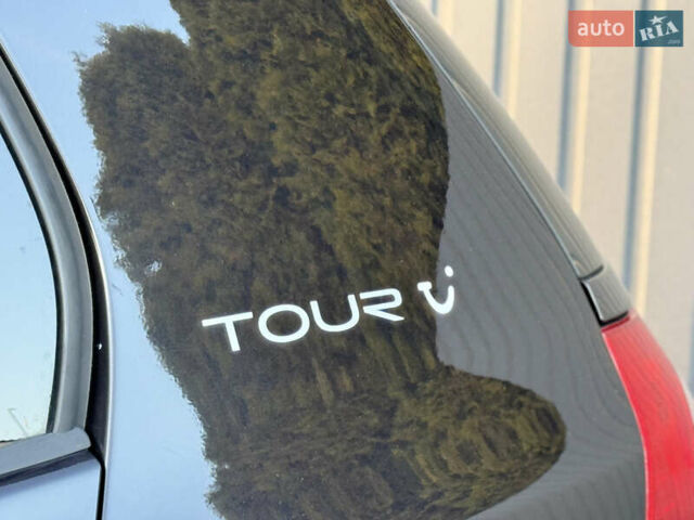 Черный Фольксваген Гольф, объемом двигателя 1.4 л и пробегом 211 тыс. км за 5690 $, фото 12 на Automoto.ua