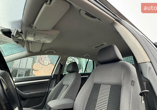 Черный Фольксваген Гольф, объемом двигателя 1.39 л и пробегом 242 тыс. км за 6999 $, фото 13 на Automoto.ua