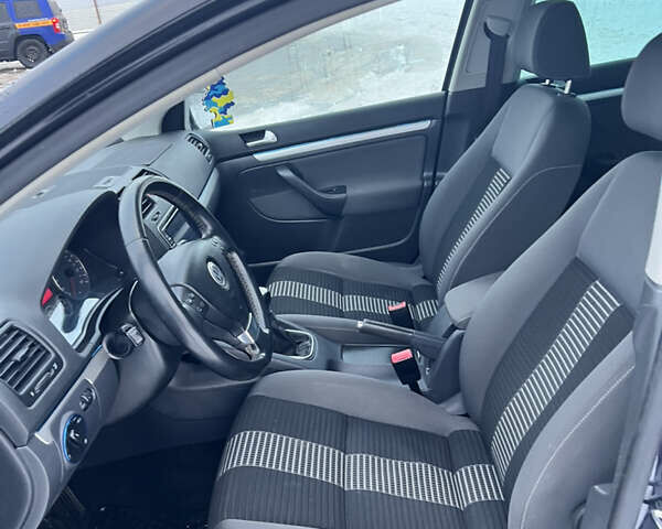 Чорний Фольксваген Гольф, об'ємом двигуна 1.4 л та пробігом 258 тис. км за 5850 $, фото 8 на Automoto.ua