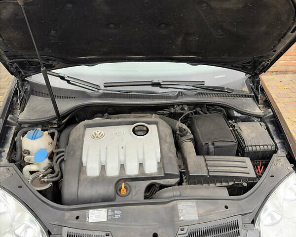 Черный Фольксваген Гольф, объемом двигателя 1.9 л и пробегом 141 тыс. км за 6900 $, фото 12 на Automoto.ua