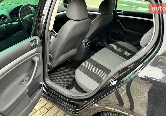 Черный Фольксваген Гольф, объемом двигателя 1.39 л и пробегом 242 тыс. км за 6999 $, фото 22 на Automoto.ua