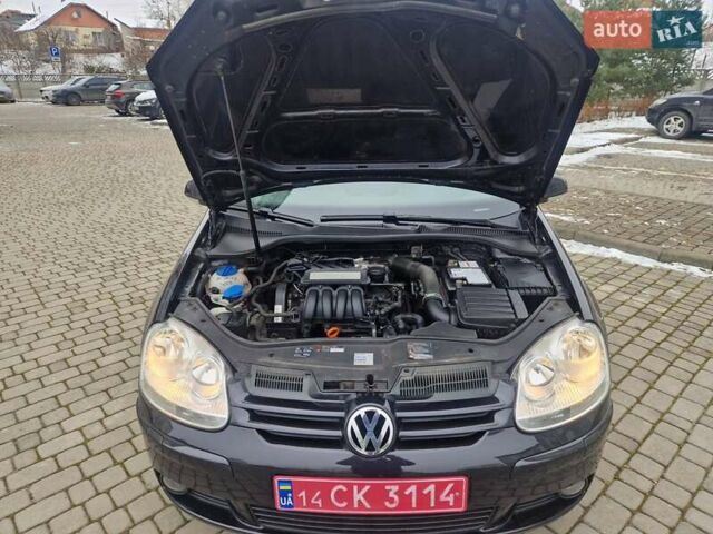 Чорний Фольксваген Гольф, об'ємом двигуна 1.6 л та пробігом 255 тис. км за 6299 $, фото 129 на Automoto.ua