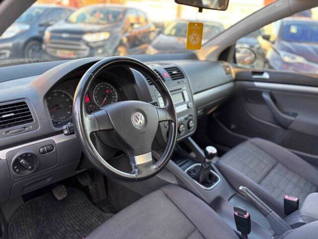 Черный Фольксваген Гольф, объемом двигателя 1.6 л и пробегом 198 тыс. км за 6999 $, фото 10 на Automoto.ua