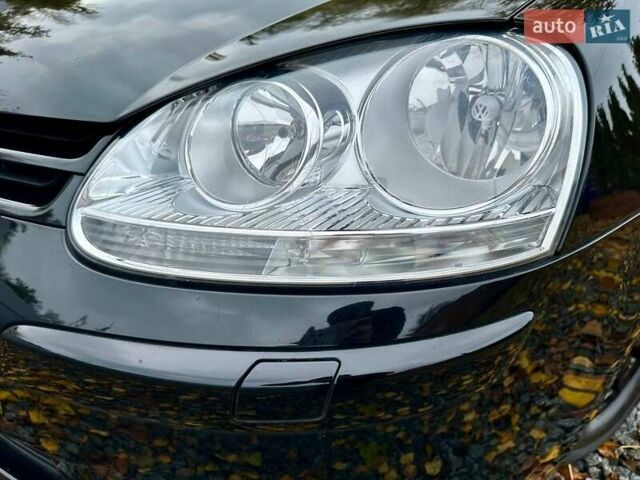 Черный Фольксваген Гольф, объемом двигателя 1.6 л и пробегом 215 тыс. км за 6300 $, фото 13 на Automoto.ua