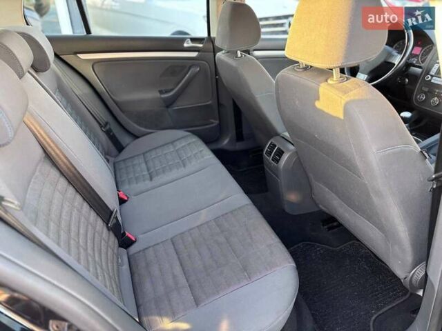 Чорний Фольксваген Гольф, об'ємом двигуна 1.6 л та пробігом 198 тис. км за 6999 $, фото 33 на Automoto.ua