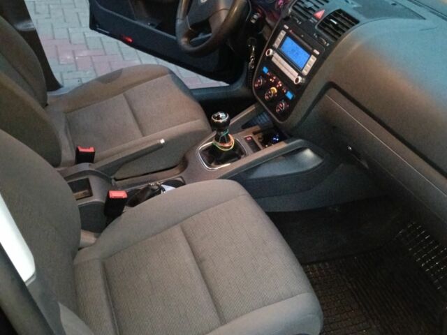 Черный Фольксваген Гольф, объемом двигателя 1.9 л и пробегом 315 тыс. км за 6800 $, фото 19 на Automoto.ua