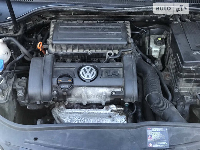 Черный Фольксваген Гольф, объемом двигателя 1.4 л и пробегом 206 тыс. км за 5900 $, фото 23 на Automoto.ua