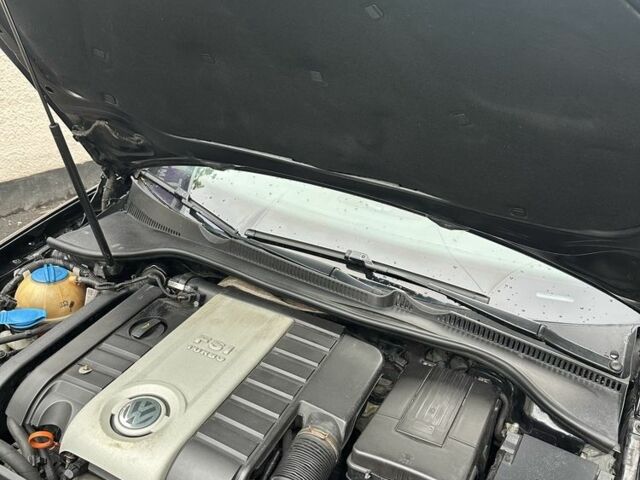 Черный Фольксваген Гольф, объемом двигателя 2 л и пробегом 252 тыс. км за 7200 $, фото 6 на Automoto.ua