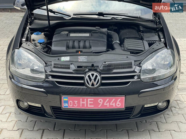 Черный Фольксваген Гольф, объемом двигателя 1.6 л и пробегом 197 тыс. км за 6399 $, фото 1 на Automoto.ua