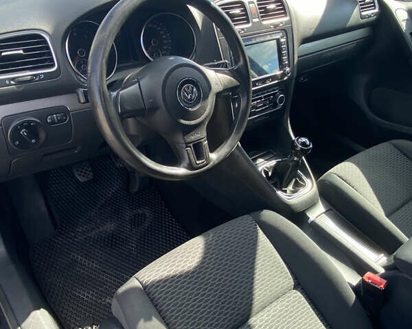 Черный Фольксваген Гольф, объемом двигателя 1.6 л и пробегом 254 тыс. км за 7500 $, фото 17 на Automoto.ua