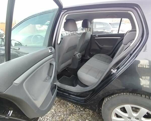 Черный Фольксваген Гольф, объемом двигателя 1.6 л и пробегом 242 тыс. км за 5850 $, фото 26 на Automoto.ua