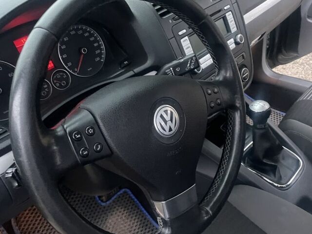 Черный Фольксваген Гольф, объемом двигателя 1.4 л и пробегом 192 тыс. км за 5999 $, фото 10 на Automoto.ua