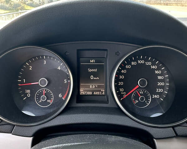 Черный Фольксваген Гольф, объемом двигателя 1.97 л и пробегом 304 тыс. км за 8300 $, фото 6 на Automoto.ua