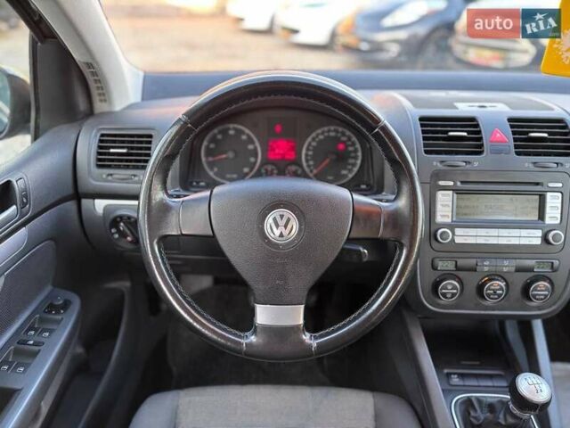 Чорний Фольксваген Гольф, об'ємом двигуна 1.6 л та пробігом 198 тис. км за 6999 $, фото 23 на Automoto.ua